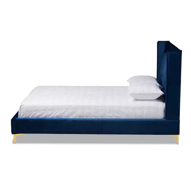 Letto Queen imbottito in velluto grigio con bottoni e gambe dorate