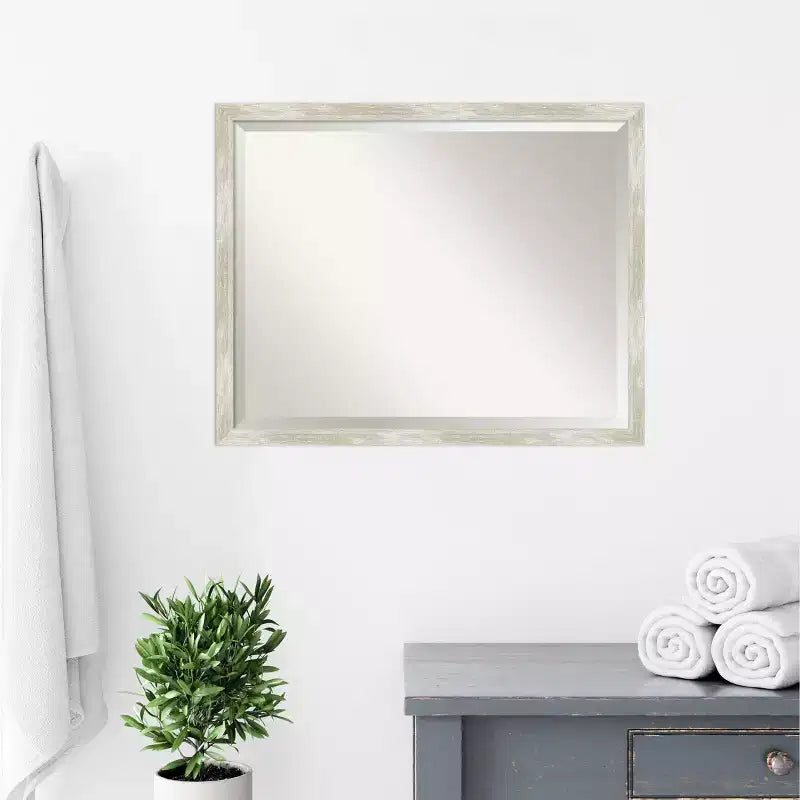 Specchio da parete stretto con cornice effetto screpolato color argento metallizzato, singolo, 2 misure